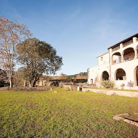 Huge Charming Manor House. Waterfall & Volcanoes *
