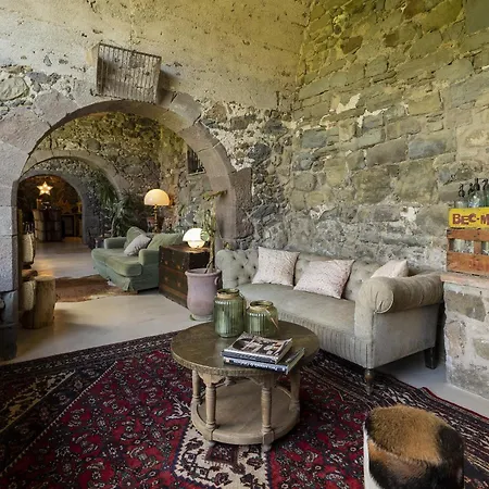 Dom wakacyjny Huge Charming Manor House. Waterfall & Volcanoes *